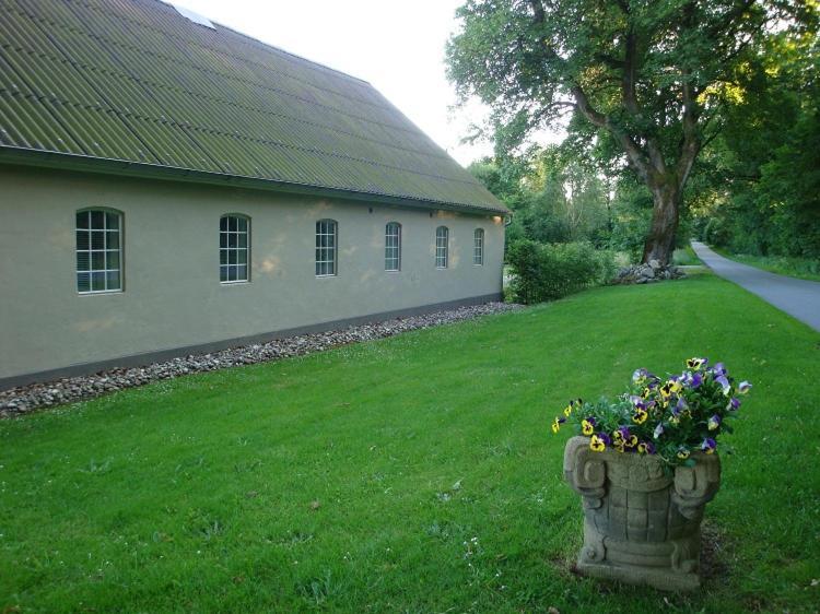 Engelsholm Bed & Breakfast Bredsten  エクステリア 写真